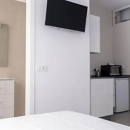 Moderno Estudio Centrico Cerca De La Playa, Ideal Para Familias Y Parejas - Es-180-225 *
