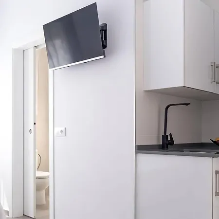 Moderno Estudio Centrico Cerca De La Playa, Ideal Para Familias Y Parejas - Es-180-225